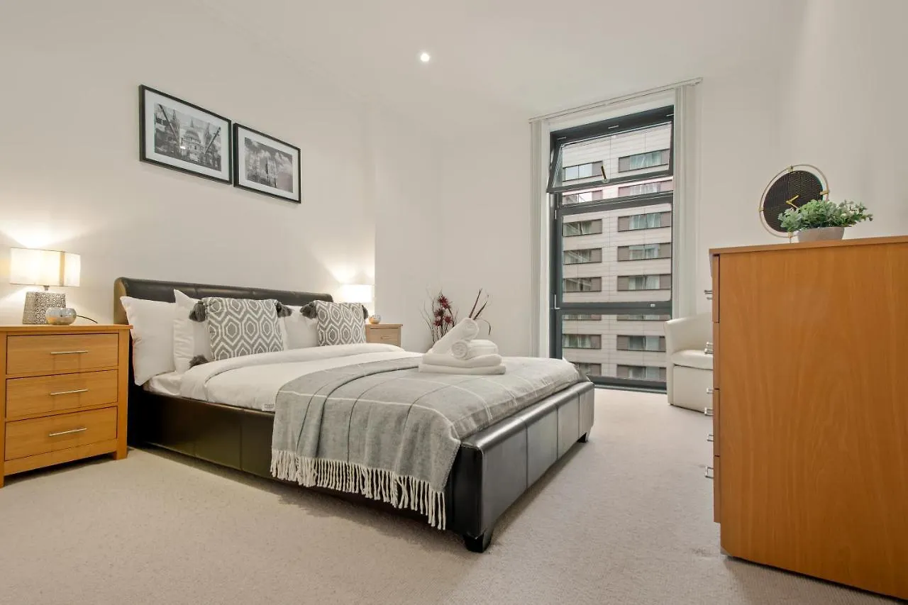Mysquare South Quay One Bedroom Apartments Canary Wharf London